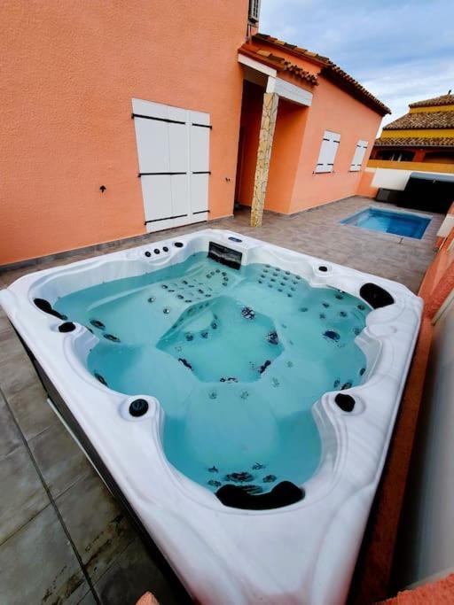 Villa H2O - Jacuzzi & Piscine Chauffee Ле Баркарес Экстерьер фото