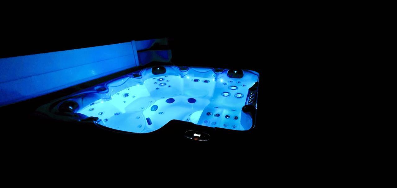 Villa H2O - Jacuzzi & Piscine Chauffee Ле Баркарес Экстерьер фото