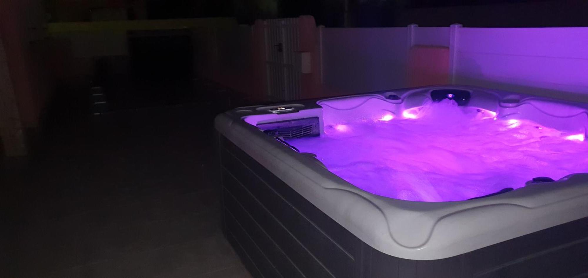 Villa H2O - Jacuzzi & Piscine Chauffee Ле Баркарес Экстерьер фото